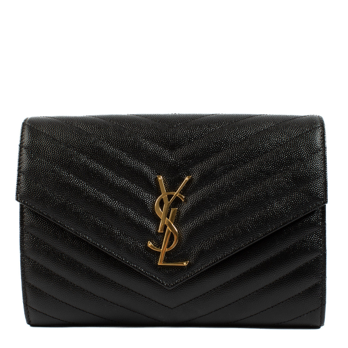 Saint Laurent Black Cassandre Grained Leather Clutch aan de beste prijs bij Labellov tweedehands luxe in Antwerpen en Knokke. Wij kopen en verkopen aan de beste prijs bij Labellov.