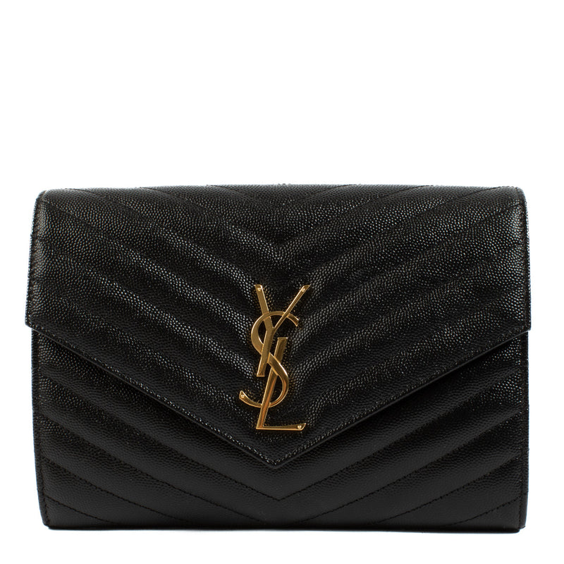 Saint Laurent Black Cassandre Grained Leather Clutch aan de beste prijs bij Labellov tweedehands luxe in Antwerpen en Knokke. Wij kopen en verkopen aan de beste prijs bij Labellov.