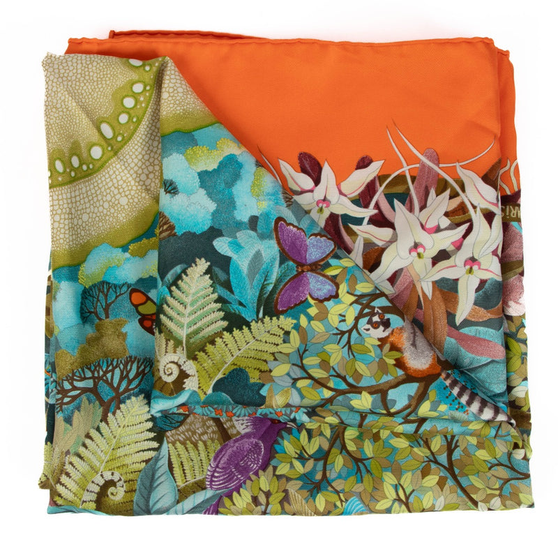 Shop 100% authentic second-hand Hermès Au Coeur De La Vie Scarf on Labellov.com