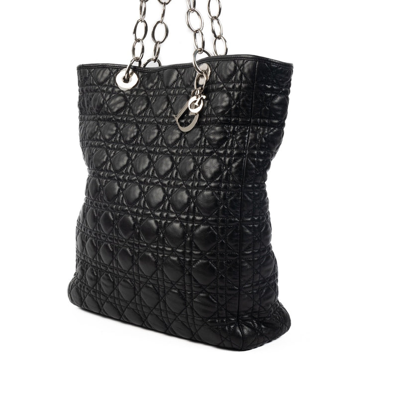 Shop 100% authentic second-hand Christian Dior Soft Shopping Shoulder Bag on Labellov.com