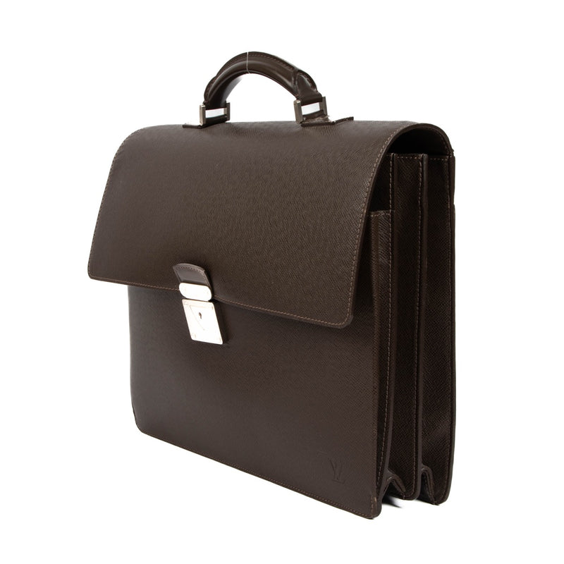 Shop 100% authentic second-hand Louis Vuitton Brown Neo Robusto Briefcase on Labellov.com