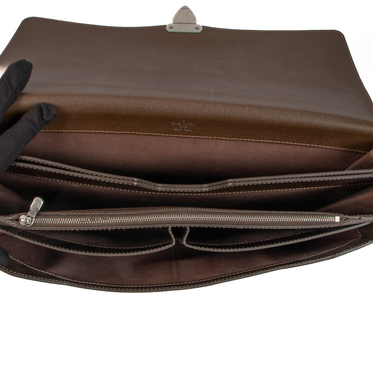 Shop 100% authentic second-hand Louis Vuitton Brown Neo Robusto Briefcase on Labellov.com