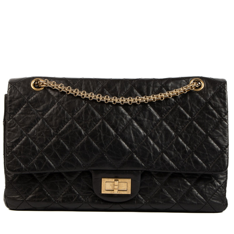 Chanel Black Maxi 2.55 Reissue Shoulder Bag for the best price at Labellov secondhand luxury in Antwerp.