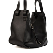 Shop safe online at Labellov in Antwerp, Brussels and Knokke this 100% authentic second hand Loewe Black small Hammock Shoulder bag