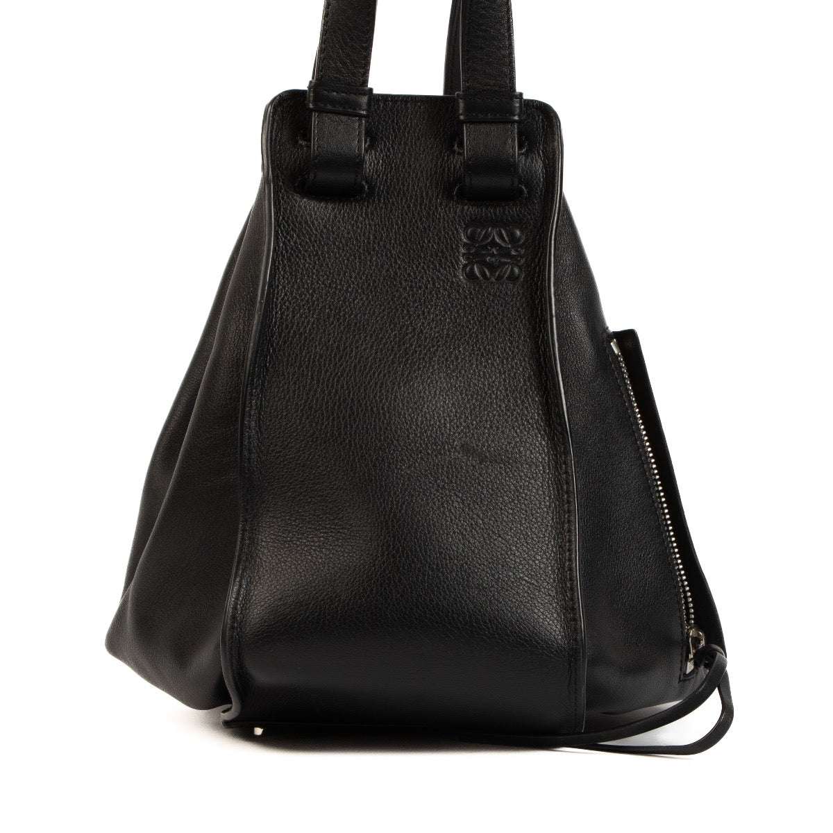 Shop safe online at Labellov in Antwerp, Brussels and Knokke this 100% authentic second hand Loewe Black small Hammock Shoulder bag