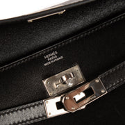 Shop safe online at Labellov in Antwerp, Brussels and Knokke this 100% authentic second hand Hermes Black Box Kelly Classique Wallet PHW