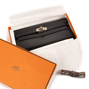 Shop safe online at Labellov in Antwerp, Brussels and Knokke this 100% authentic second hand Hermes Black Box Kelly Classique Wallet PHW