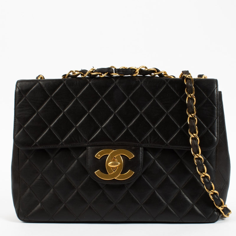 Shop Chanel Black Vintage 31 Classic Flap Bag on Labellov.com