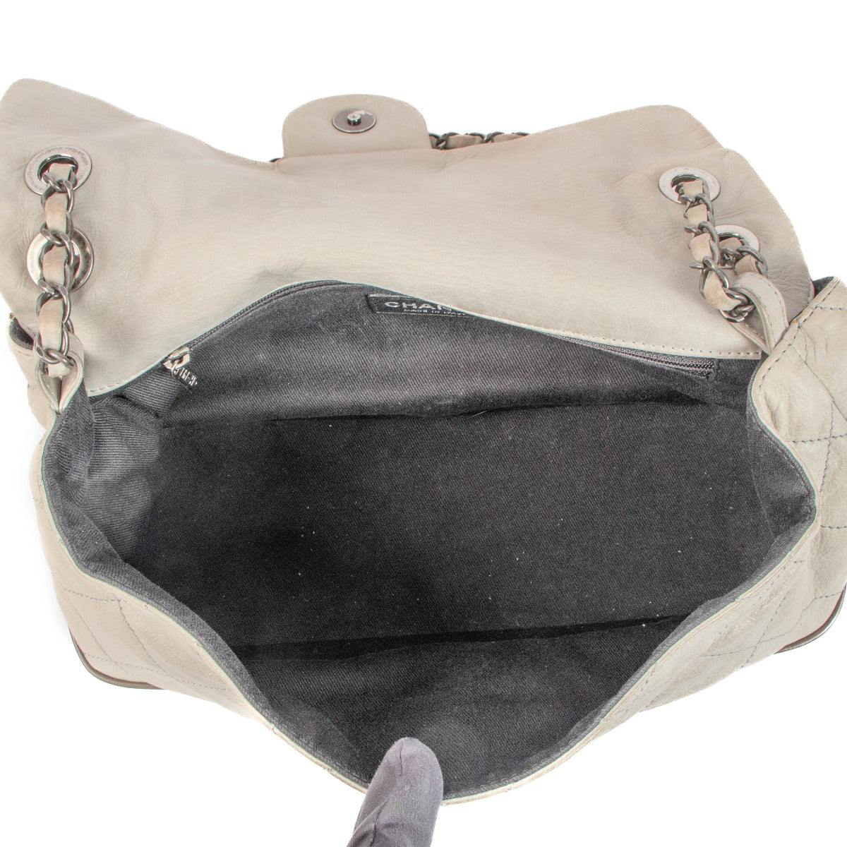 Chanel Grijze Shimmer Leren VIP Kleptas