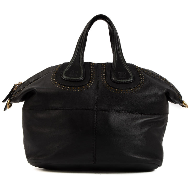 Buy authentic designer bags at the best price at Labellov. Safe and secure shopping. Koop online tweedehands authentieke Givenchy handtassen bij labellov.