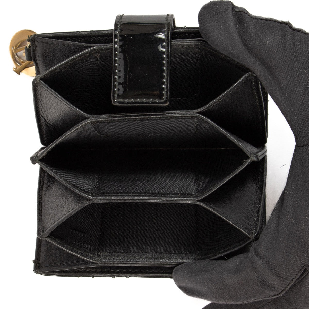 Christian Dior Black Patent Cannage Lady Dior 5-Gusset Card Holder for the best price at Labellov secondhand luxury in Antwerp