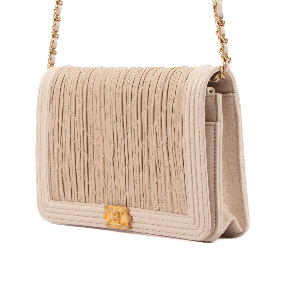 Shop safe online at Labellov in Antwerp, Brussels and Knokke this 100% authentic second hand Chanel Beige Boy Wallet On Chain Crossbody
