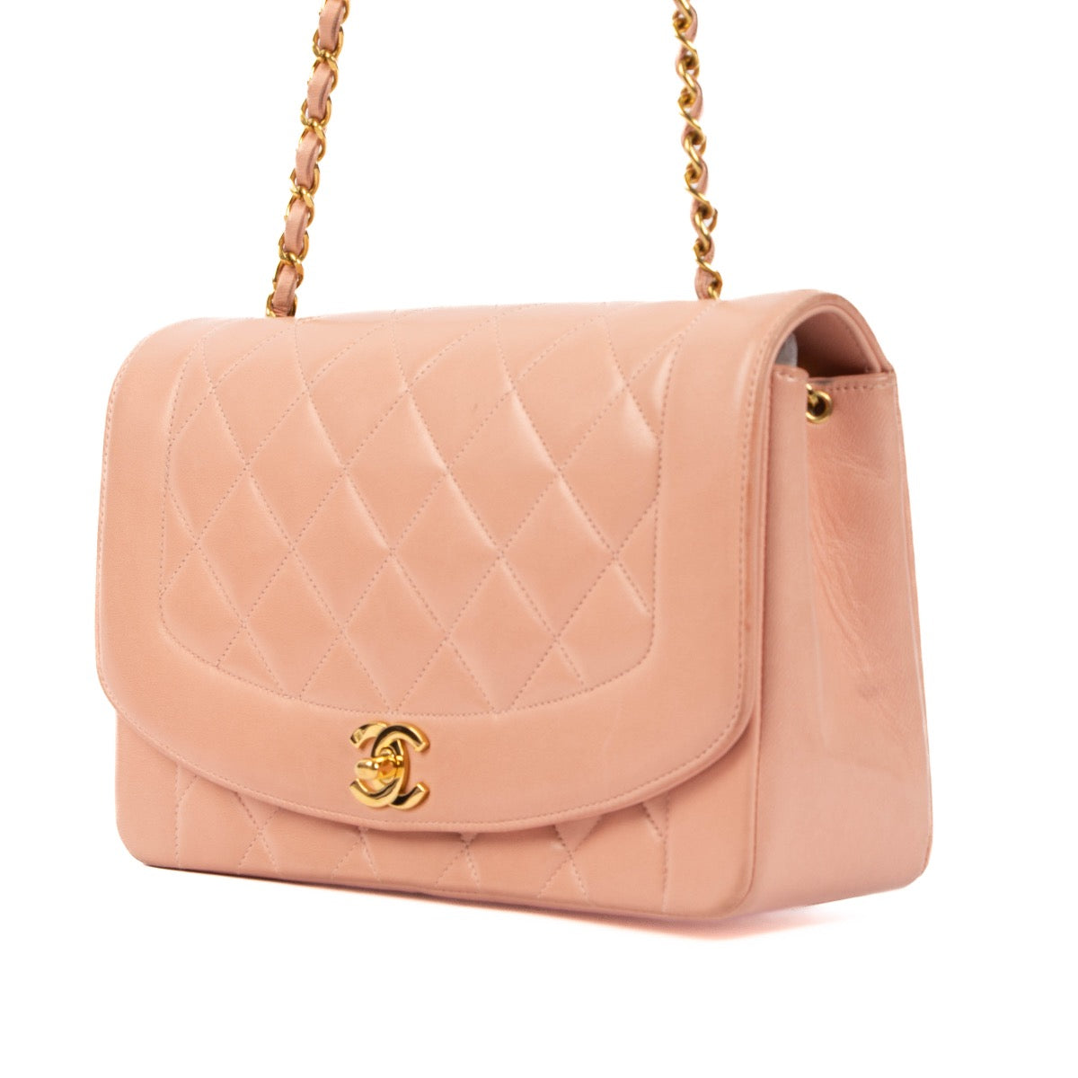 Shop safe online at Labellov in Antwerp, Brussels and Knokke this 100% authentic second hand Chanel Pink Lambskin Diana Crossbody Bag
