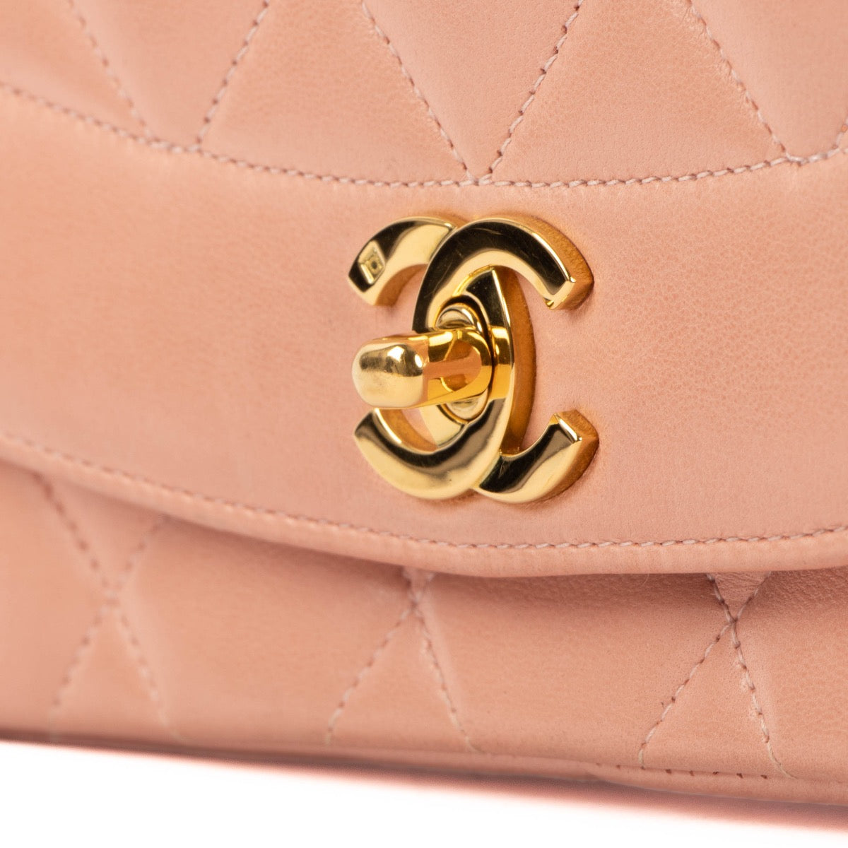 Shop safe online at Labellov in Antwerp, Brussels and Knokke this 100% authentic second hand Chanel Pink Lambskin Diana Crossbody Bag