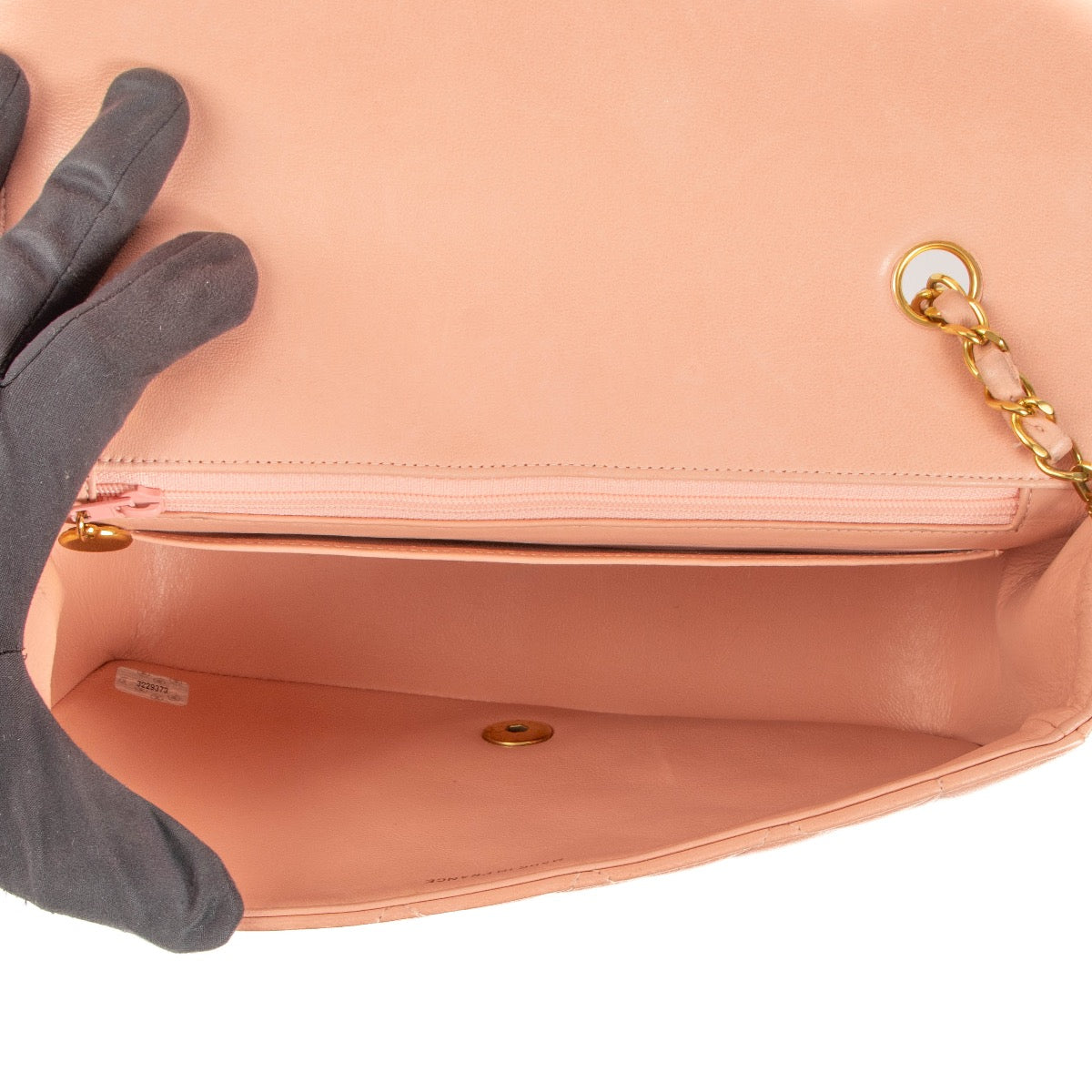 Shop safe online at Labellov in Antwerp, Brussels and Knokke this 100% authentic second hand Chanel Pink Lambskin Diana Crossbody Bag