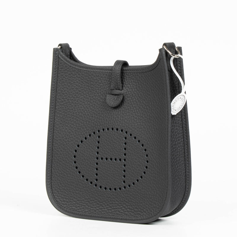 Shop safe online at Labellov in Antwerp, Brussels and Knokke this 100% authentic second hand Hermès Evelyne 16 Amazone Black PHW. Veilig online tweedehands authentieke Hermès Evelyne 16 Amazone Black PHW kopen bij Labellov