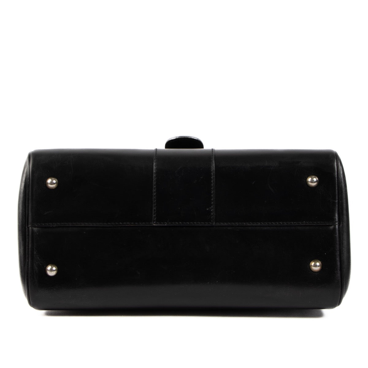 Shop safe online at Labellov in Antwerp, Brussels and Knokke this 100% authentic second hand Delvaux Black Brillant MM