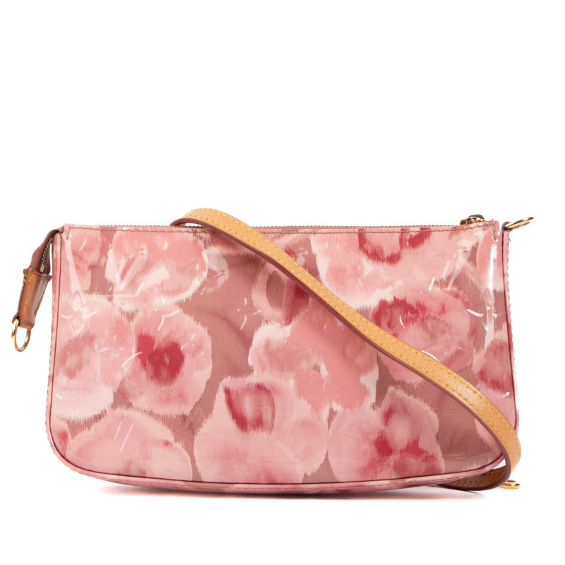 Shop safe online at Labellov in Antwerp, Brussels and Knokke this 100% authentic second hand Louis Vuitton Rose Ikat Vernis Spring/Summmer 2013 Pochette Accessoires