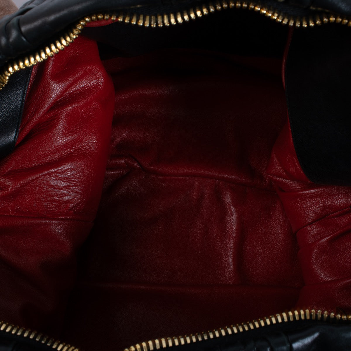 Authentic second hand Miu Miu Black Shoulder bag on Labellov.com