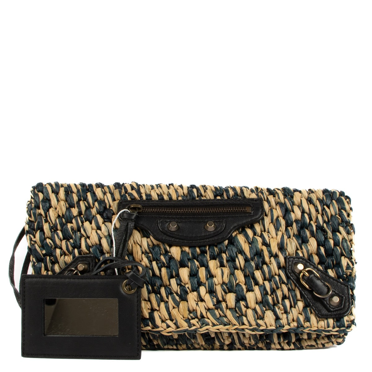 Shop safe online at Labellov in Antwerp, Brussels and Knokke this 100% authentic second hand Balenciaga Green Raffia Clutch