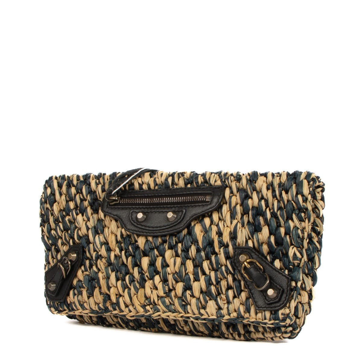 Shop safe online at Labellov in Antwerp, Brussels and Knokke this 100% authentic second hand Balenciaga Green Raffia Clutch