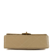 Shop safe online at Labellov in Antwerp, Brussels and Knokke this 100% authentic second hand Chanel Beige Lambskin Medium Classic Flap Bag
