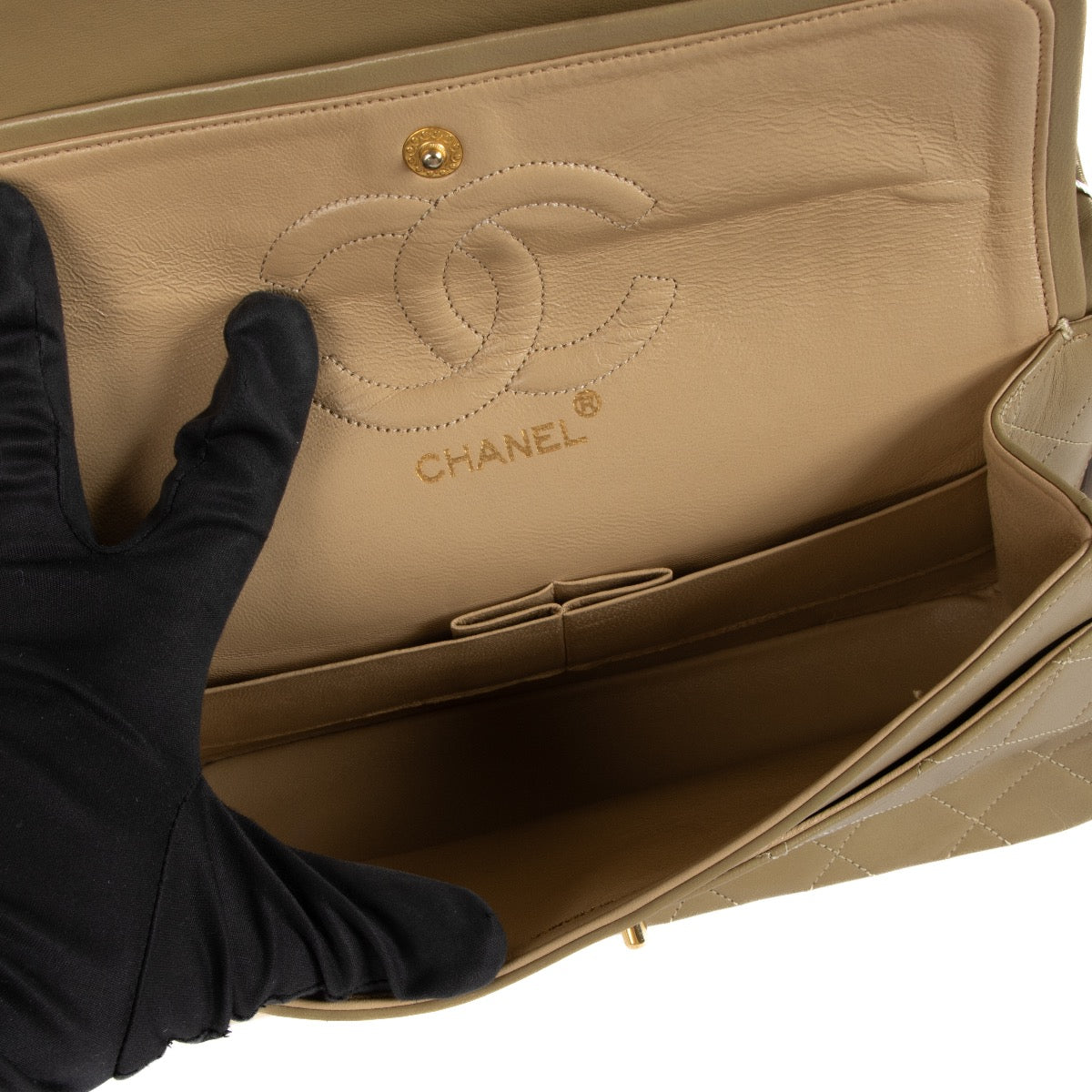 Shop safe online at Labellov in Antwerp, Brussels and Knokke this 100% authentic second hand Chanel Beige Lambskin Medium Classic Flap Bag
