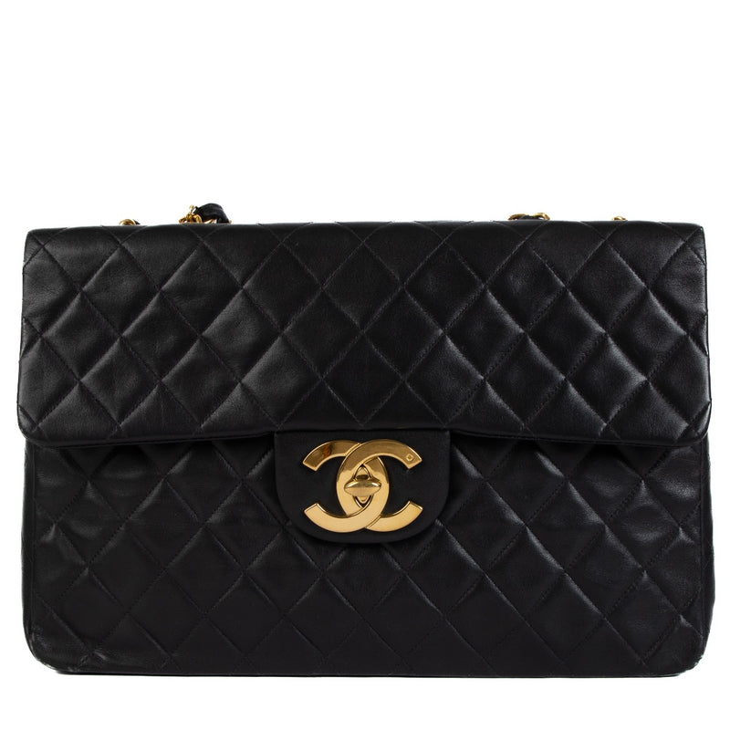 Shop safe online at Labellov in Antwerp, Brussels and Knokke this 100% authentic second hand Chanel Vintage Black Lambskin Maxi Classic Flap Bag