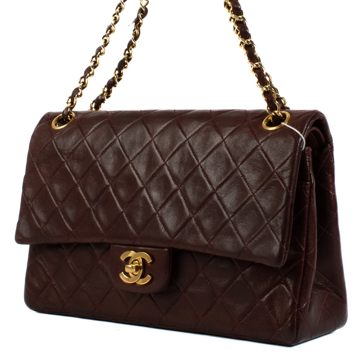 Shop safe online at Labellov in Antwerp, Brussels and Knokke this 100% authentic second hand Chanel Burgundy Lambskin Medium Classic Flap Bag