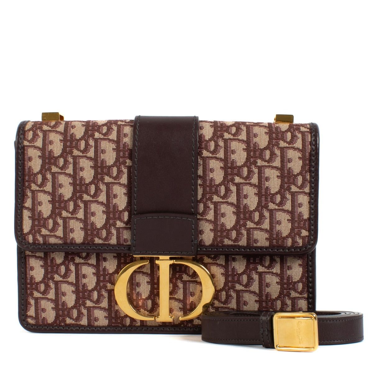 Shop safe online at Labellov in Antwerp, Brussels and Knokke this 100% authentic second hand Christian Dior Burgundy Oblique Montaigne 30