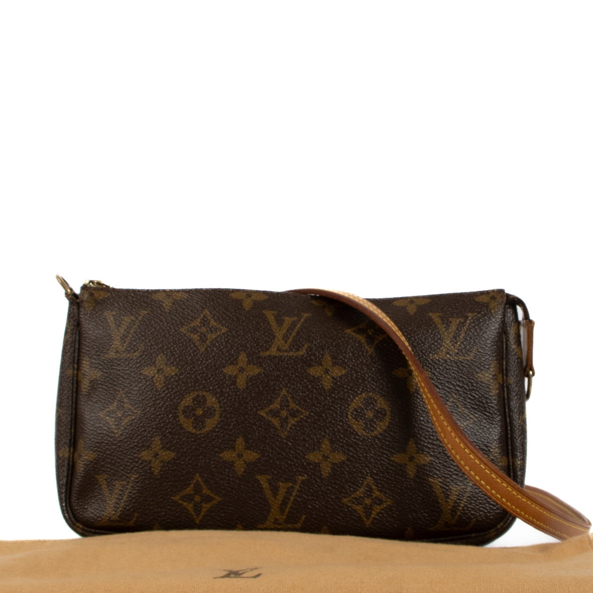 Shop safe online at Labellov in Antwerp, Brussels and Knokke this 100% authentic second hand Louis Vuitton Monogram Pochette Accessoires Crossbody Bag