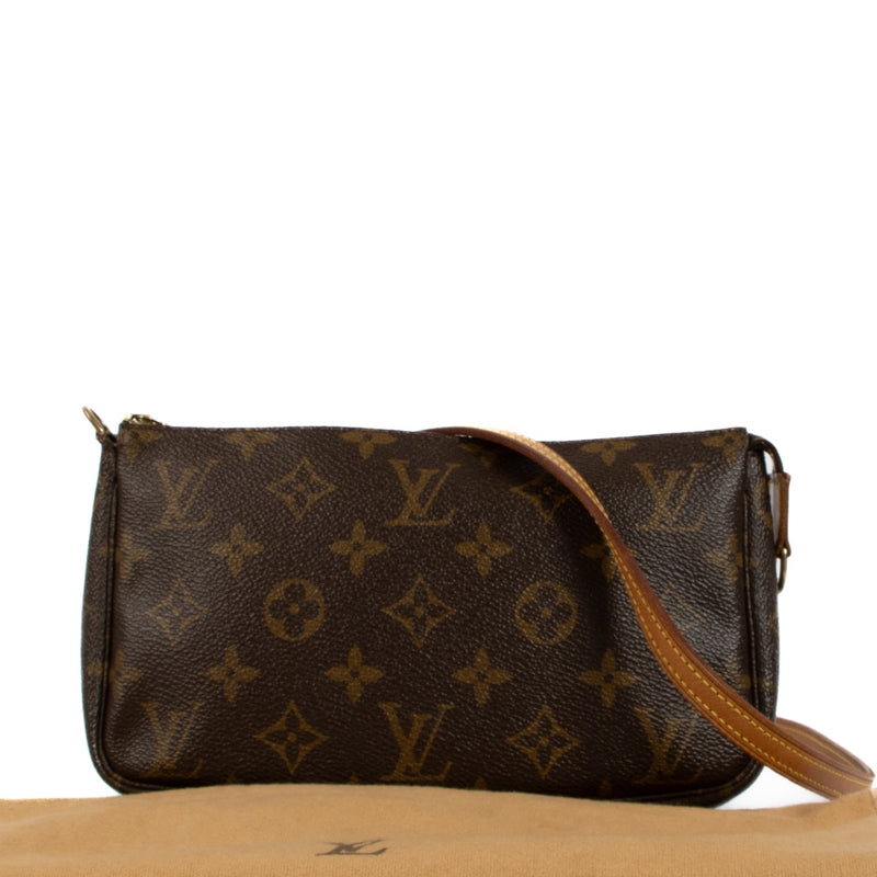 Shop safe online at Labellov in Antwerp, Brussels and Knokke this 100% authentic second hand Louis Vuitton Monogram Pochette Accessoires Crossbody Bag