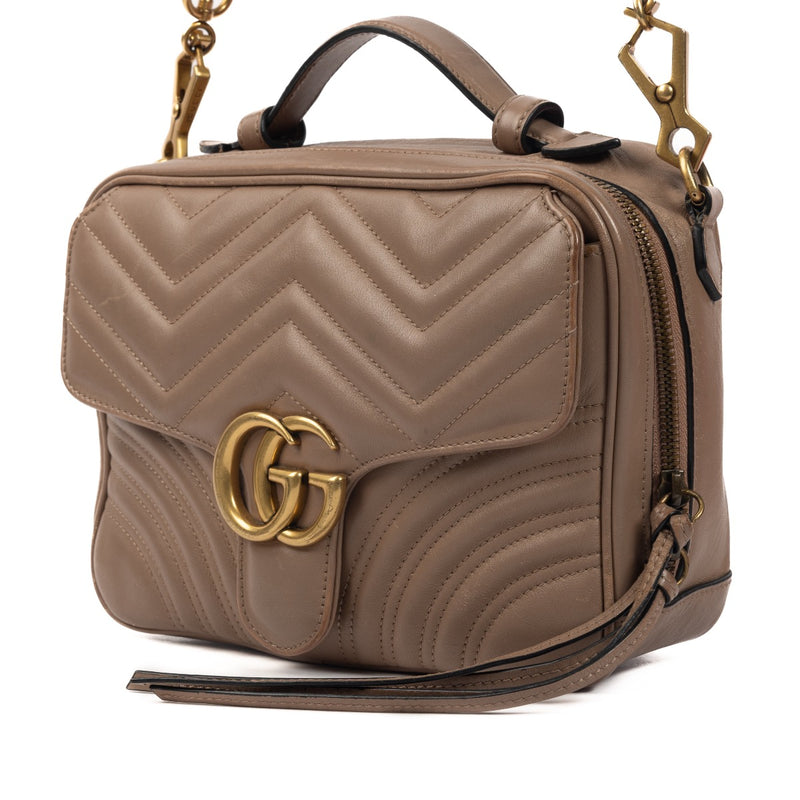 Shop Safe online at Labellov in Antwerp this 100% authentic second hand Gucci Grey Matelassé Leather GG Marmont Bag