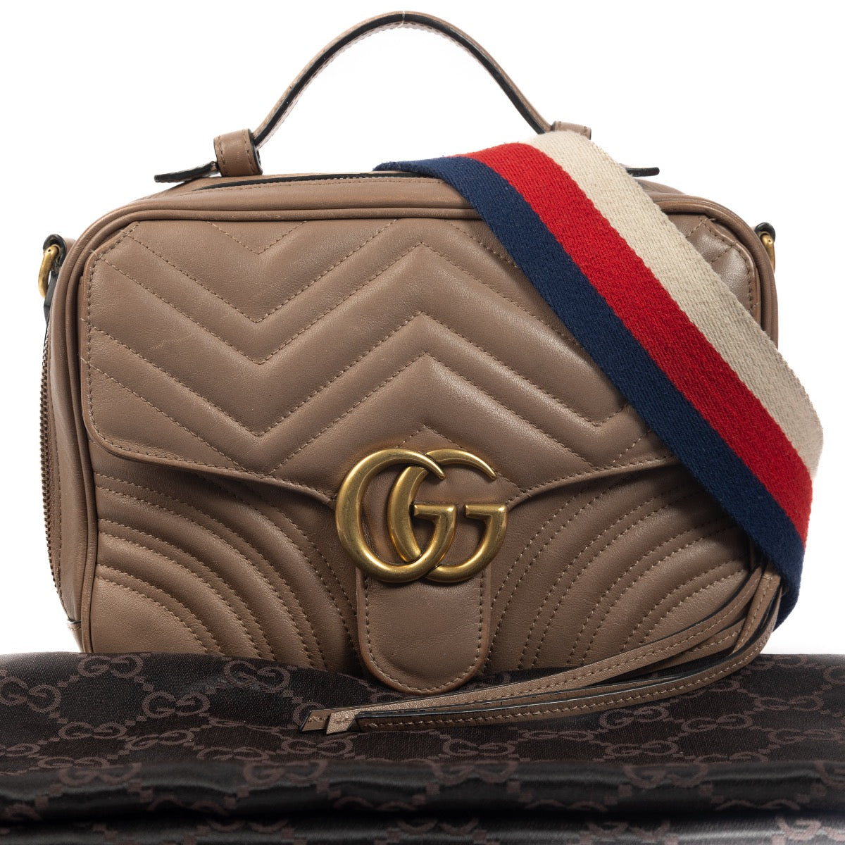 Shop Safe online at Labellov in Antwerp this 100% authentic second hand Gucci Grey Matelassé Leather GG Marmont Bag