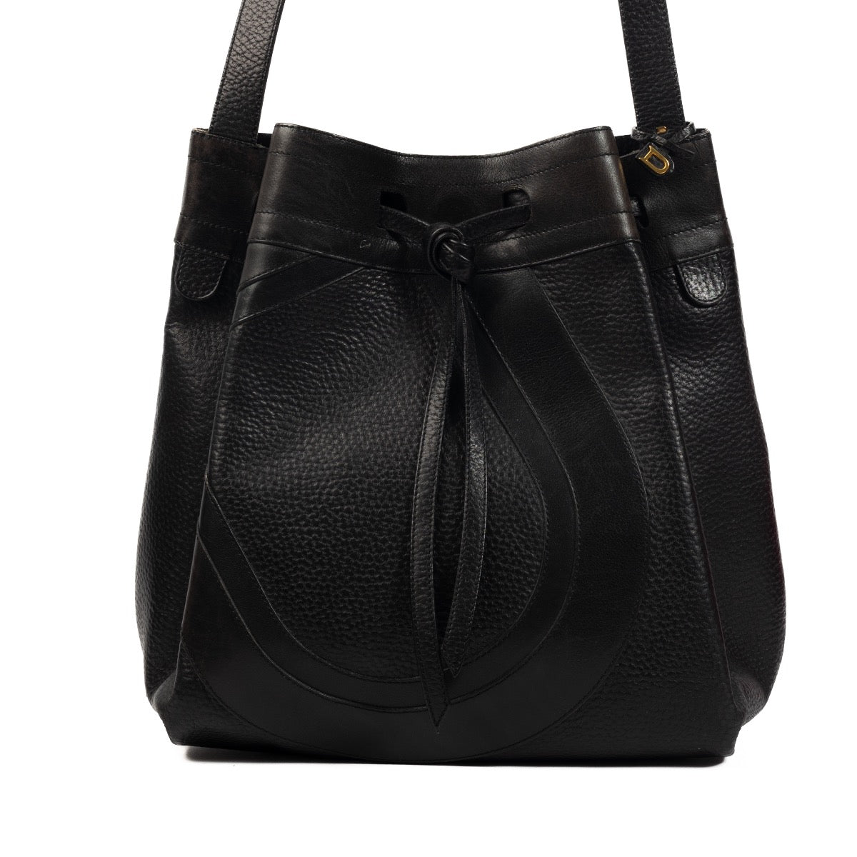 Shop 100% authentic second-hand Delvaux Black Desert Crossbody on Labellov.com