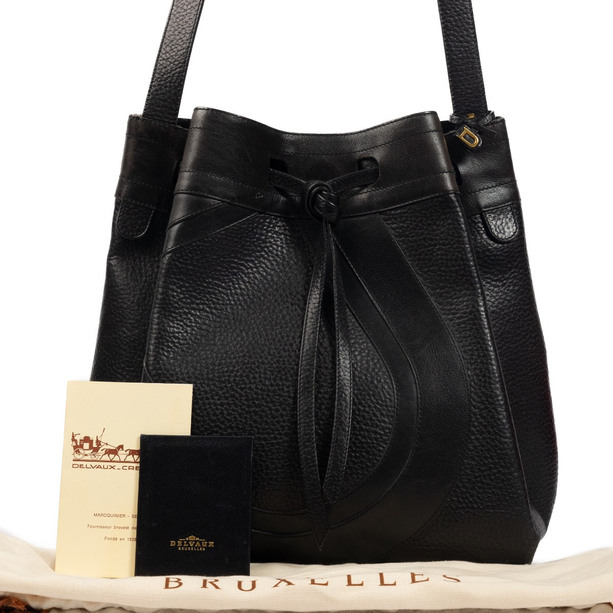 Shop 100% authentic second-hand Delvaux Black Desert Crossbody on Labellov.com