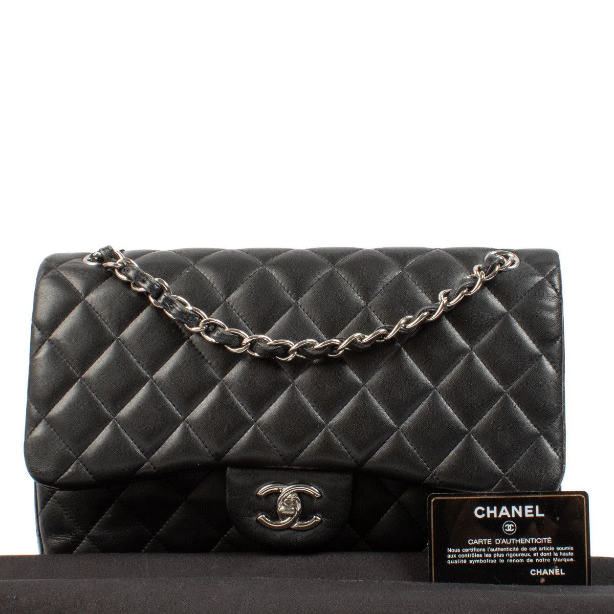 Aan de beste prijs bij Labellov Chanel Large Lambskin Classic Flap Bag PHW tweedehands luxe in Antwerpen en Knokke.
