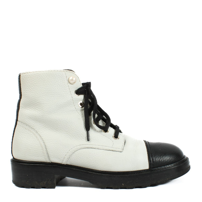 Chanel 21A White Ankle Boots - size 39