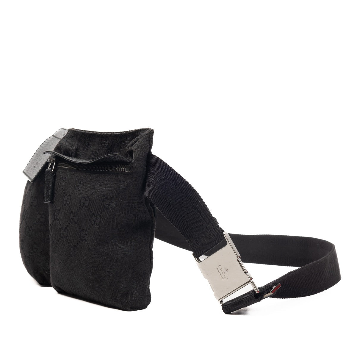 Shop safe online at Labellov in Antwerp, Brussels and Knokke this 100% authentic second hand Gucci Black Monogram Canvas Belt Bag