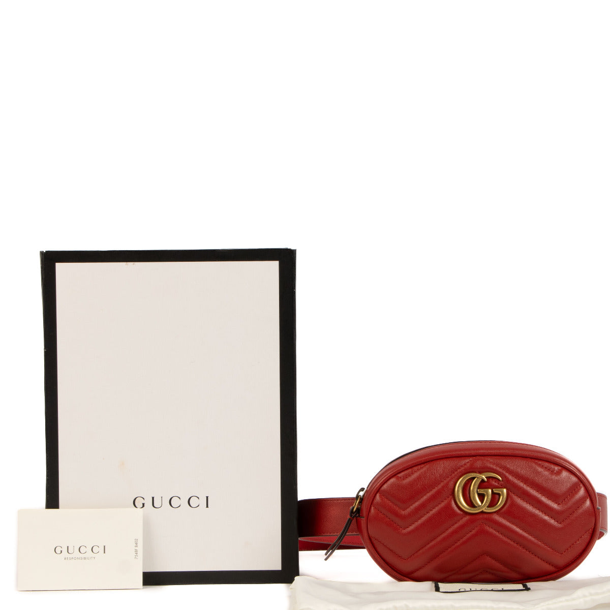 Gucci Red Marmont Belt Bag for the best price at Labellov secondhand luxury in Antwerp. We buy and sell your preloved and new designer bags for the best price.