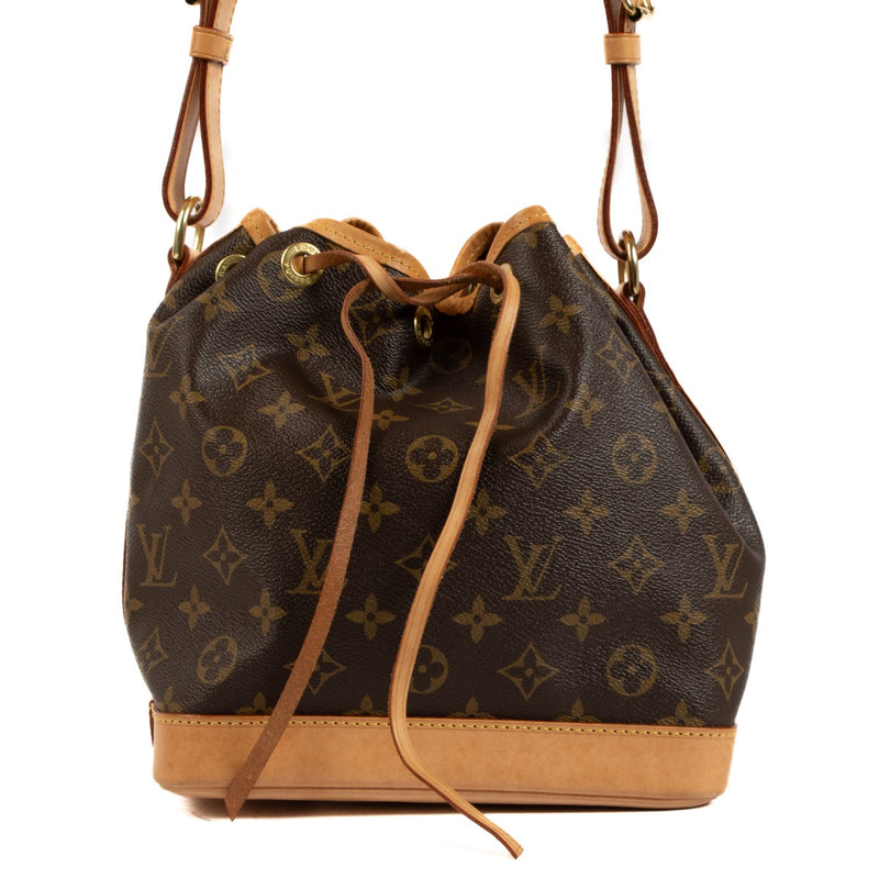 Shop safe online at Labellov in Antwerp, Brussels and Knokke this 100% authentic second hand Louis Vuitton Monogram Noe BB Shoulder Bag