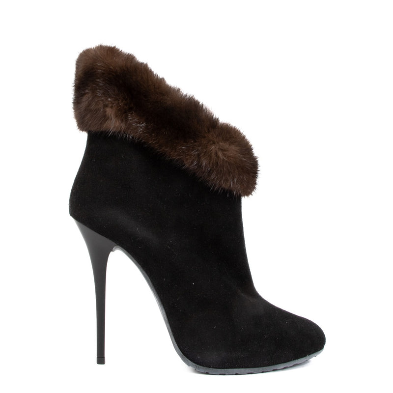 Shop 100% authentic second-hand Giuseppe Zanotti Black Suede Mink Fur Ankle Boots in size 38 on Labellov.com