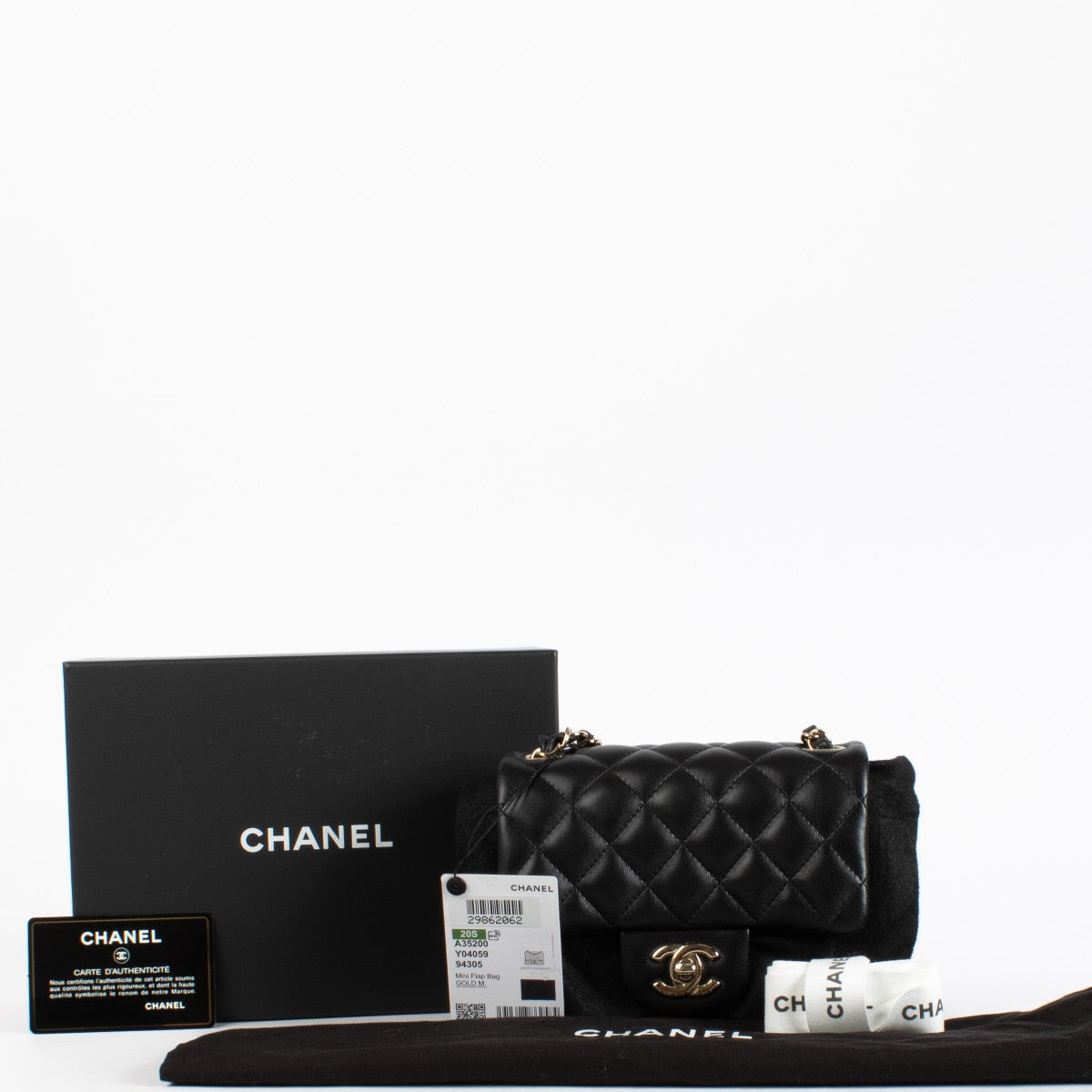 Authentic Second Hand Chanel Black Mini Square Classic flap bag on Labellov.com