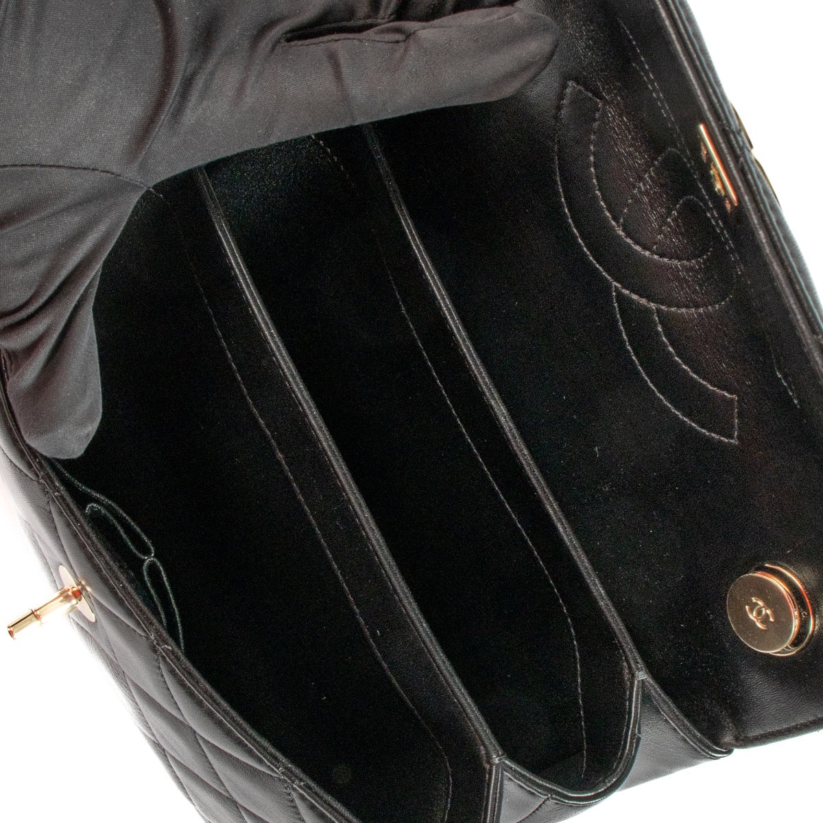 shop 100% authentic second hand Chanel Black Lambskin Small Trendy CC Bag on Labellov.com