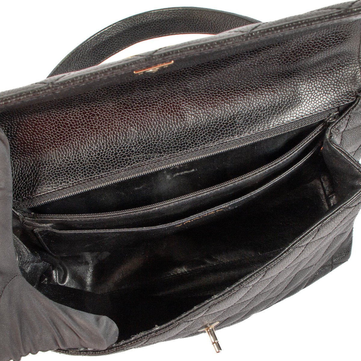 Shop safe online at Labellov in Antwerp, Brussels and Knokke this 100% authentic second hand Chanel Black Caviar Leather Vintage Coco Top Handle