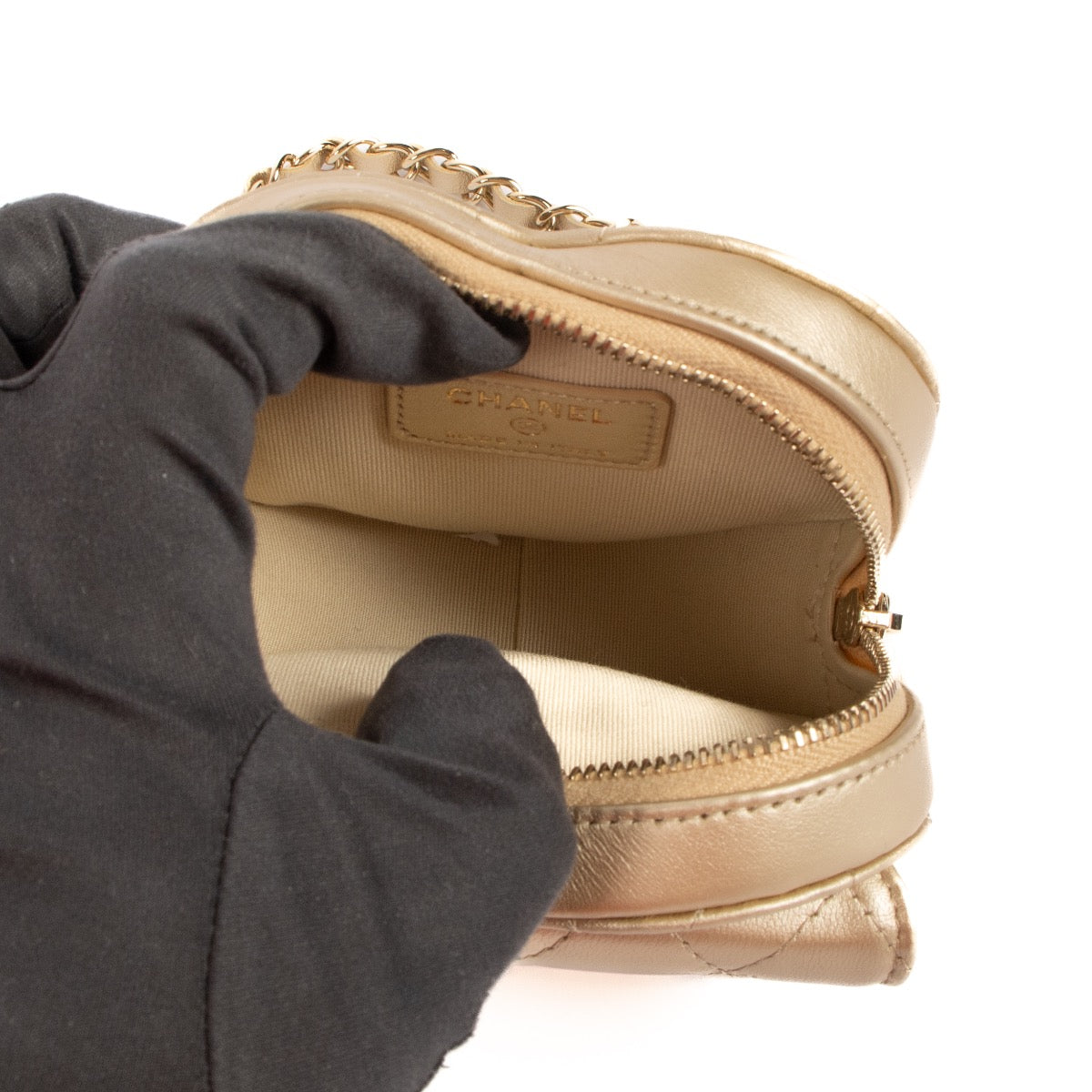 Shop 100% authentic second-hand The Chanel Gold Heart 22S Mini Crossbody Bag on Labellov.com