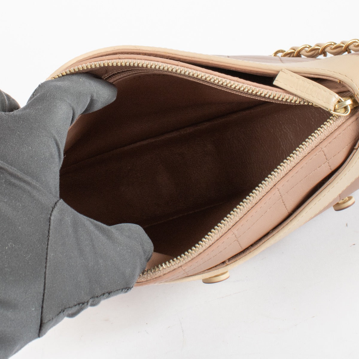 Authentic Preloved Chanel Pink Vintage Gril Shoulder bag on Labellov.com