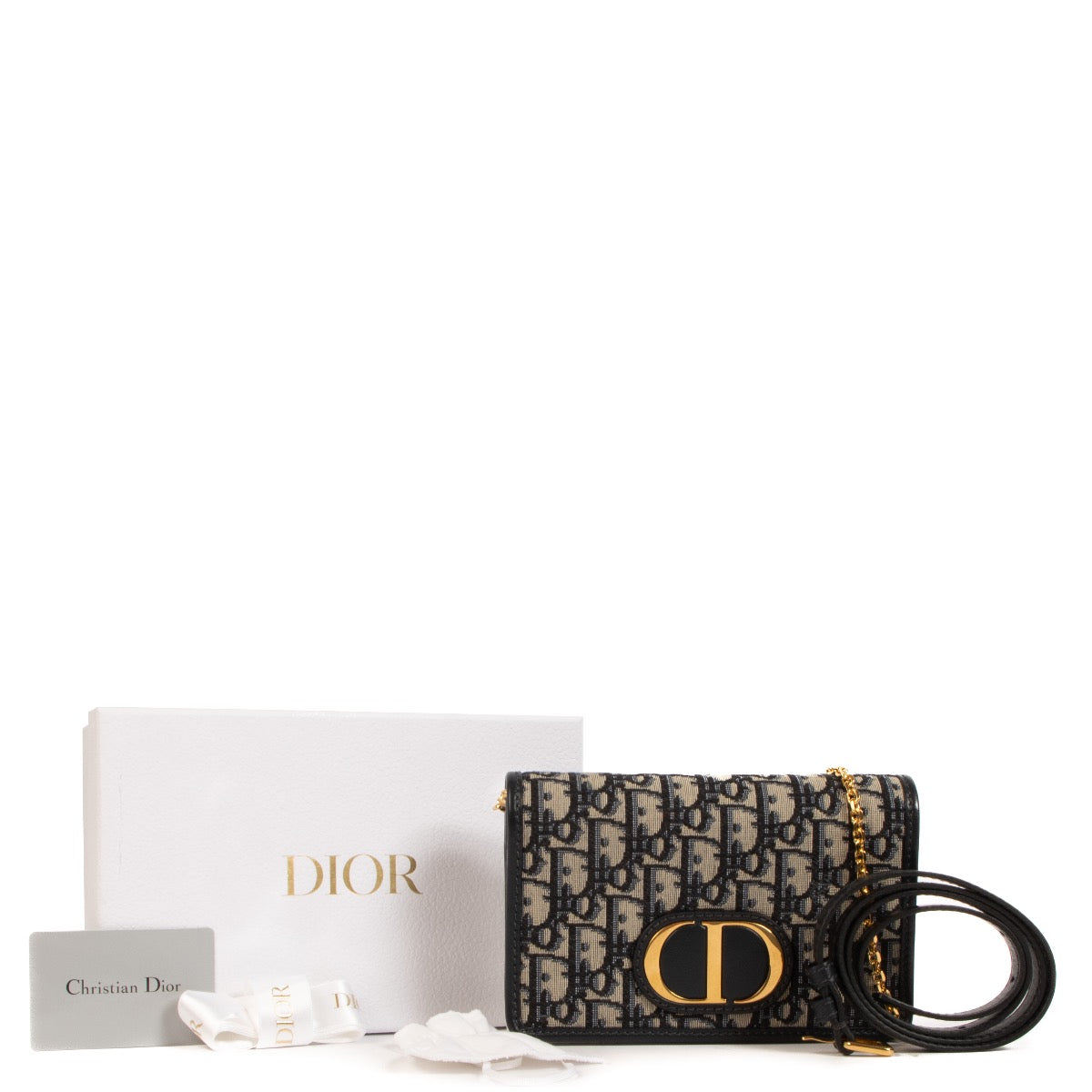 Shop 100% authentic second-hand Christian Dior Monogram 30 Montaigne Pochette on Labellov.com