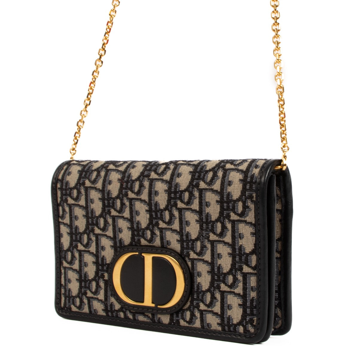 Shop 100% authentic second-hand Christian Dior Monogram 30 Montaigne Pochette on Labellov.com