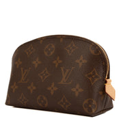 Shop safe online at Labellov in Antwerp, Brussels and Knokke this 100% authentic second hand Louis Vuitton Monogram Canvas Make-up Pouch